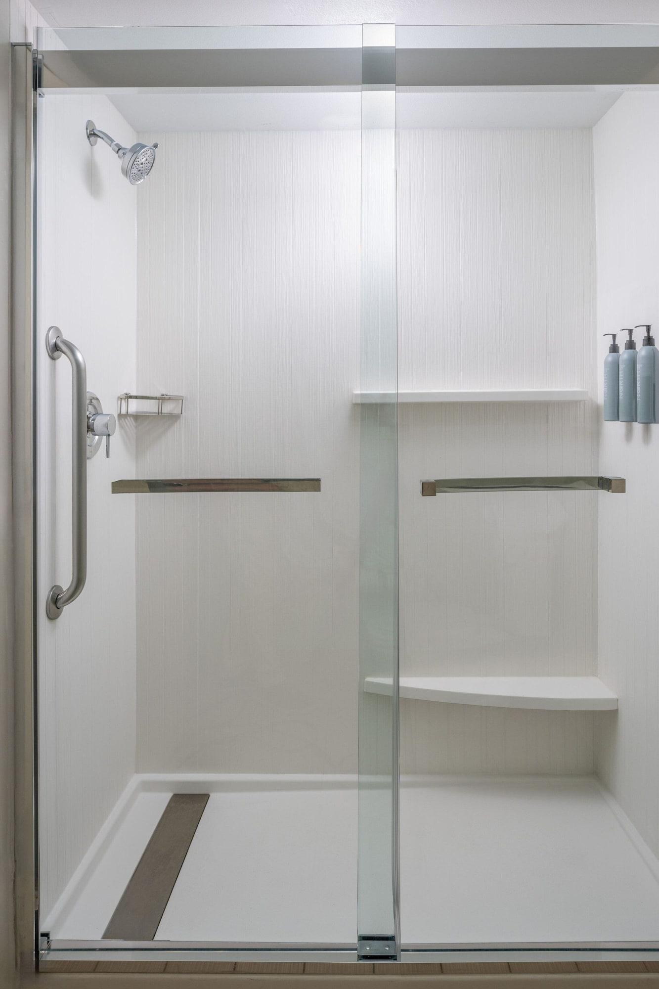 Room, Multiple Beds, Balcony، Courtyard By Marriott Naples 6/6