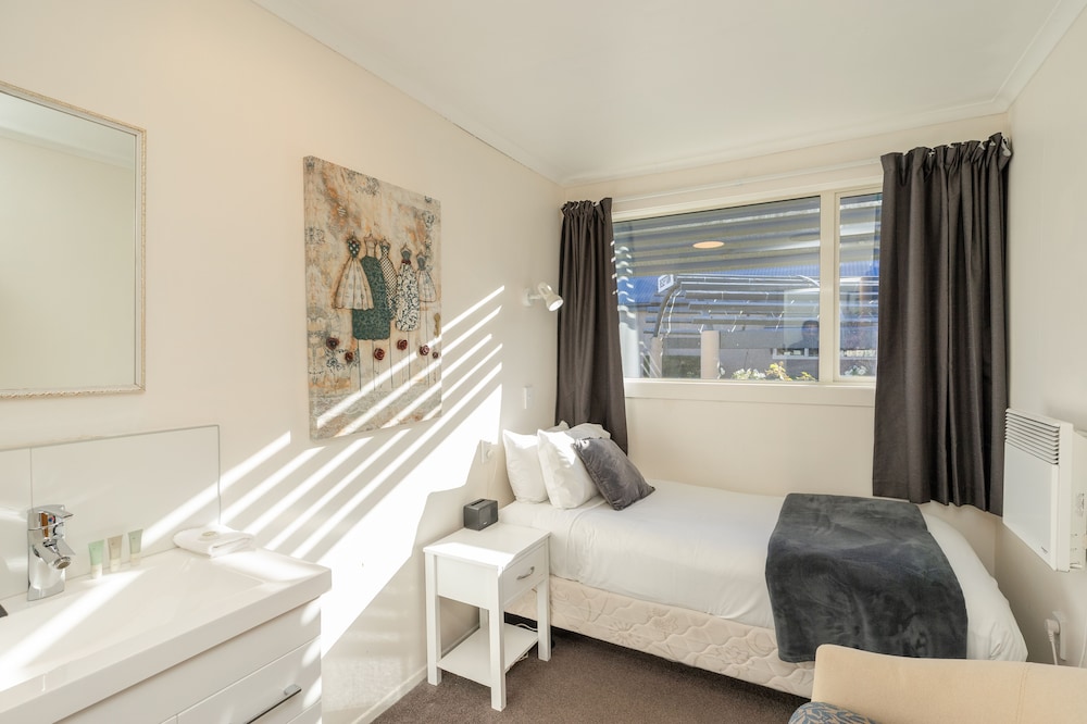 Melbourne Lodge 32/66