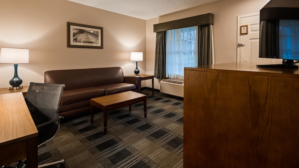 Best Western Plus Cold Spring 28/46