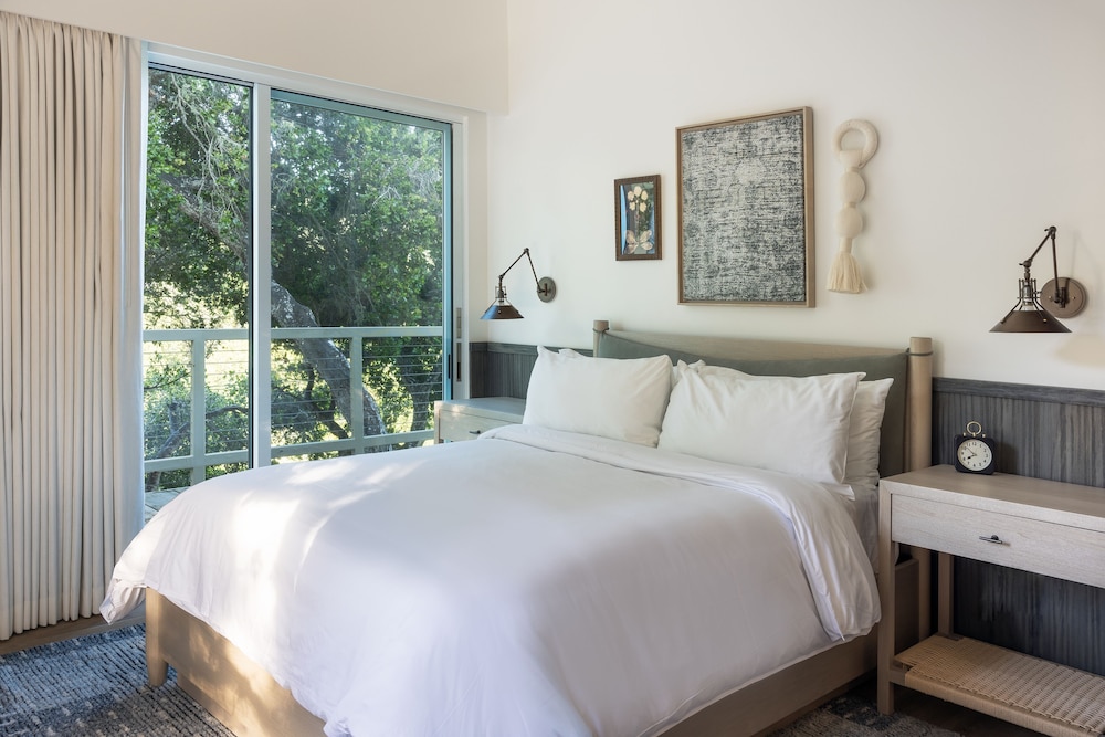 Oak, 2 Bedrooms, Suite, 2 King Beds