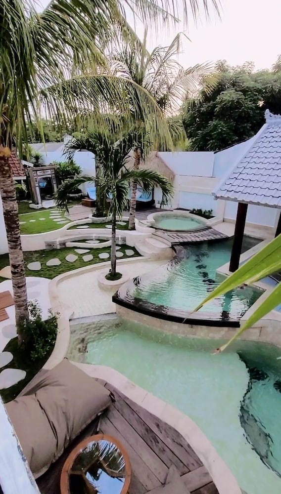 The White Key Luxury Villas 33/39