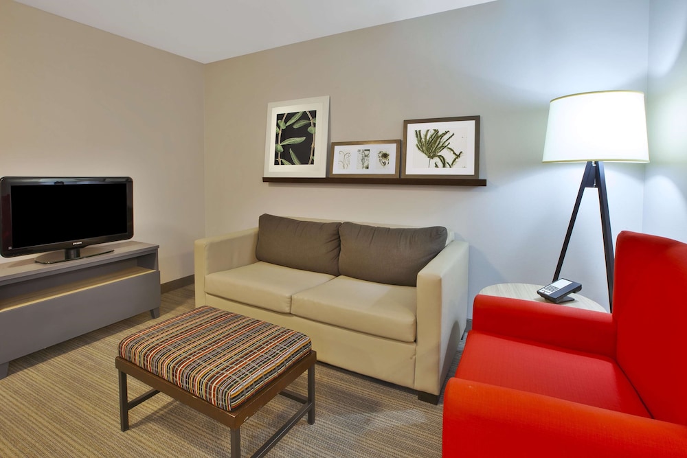 Country Inn and Suites By Radisson Big Rapids MI 22/30