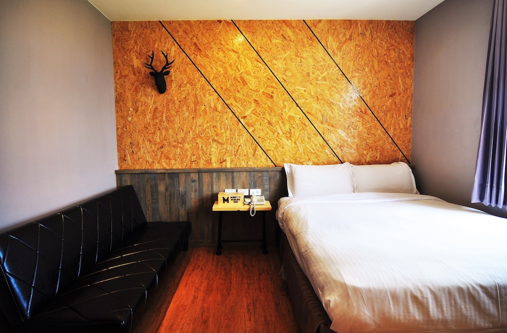 Martin Wales Hotel Kenting 20/69