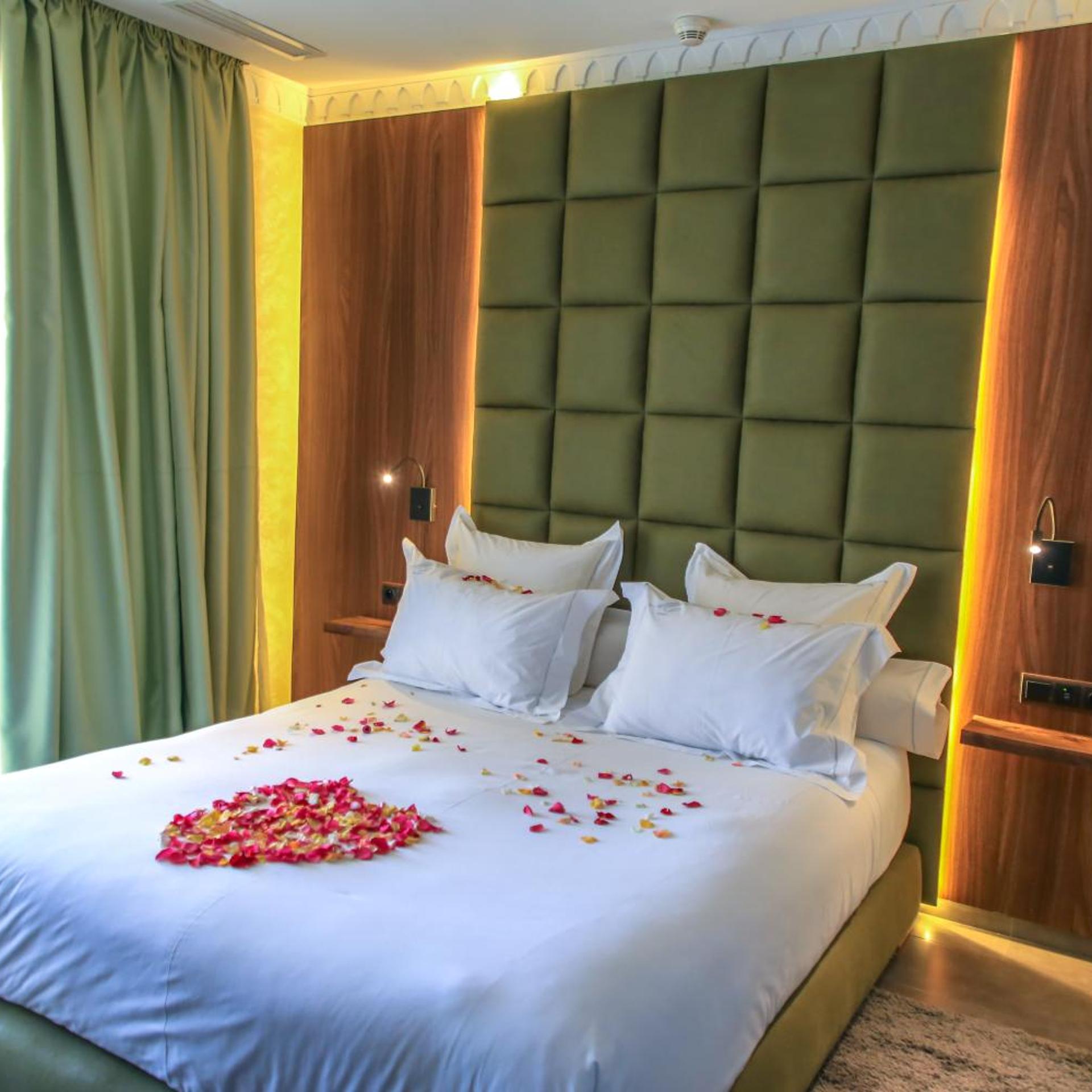 2 BEDROOMS, APARTMENT