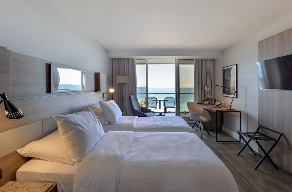 RADISSON BLU NICE 16/75