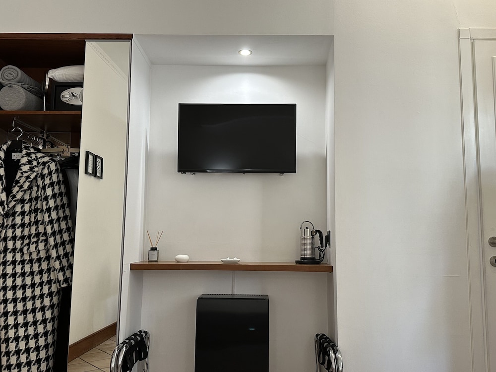 Albergo Delle Regioni 37/44