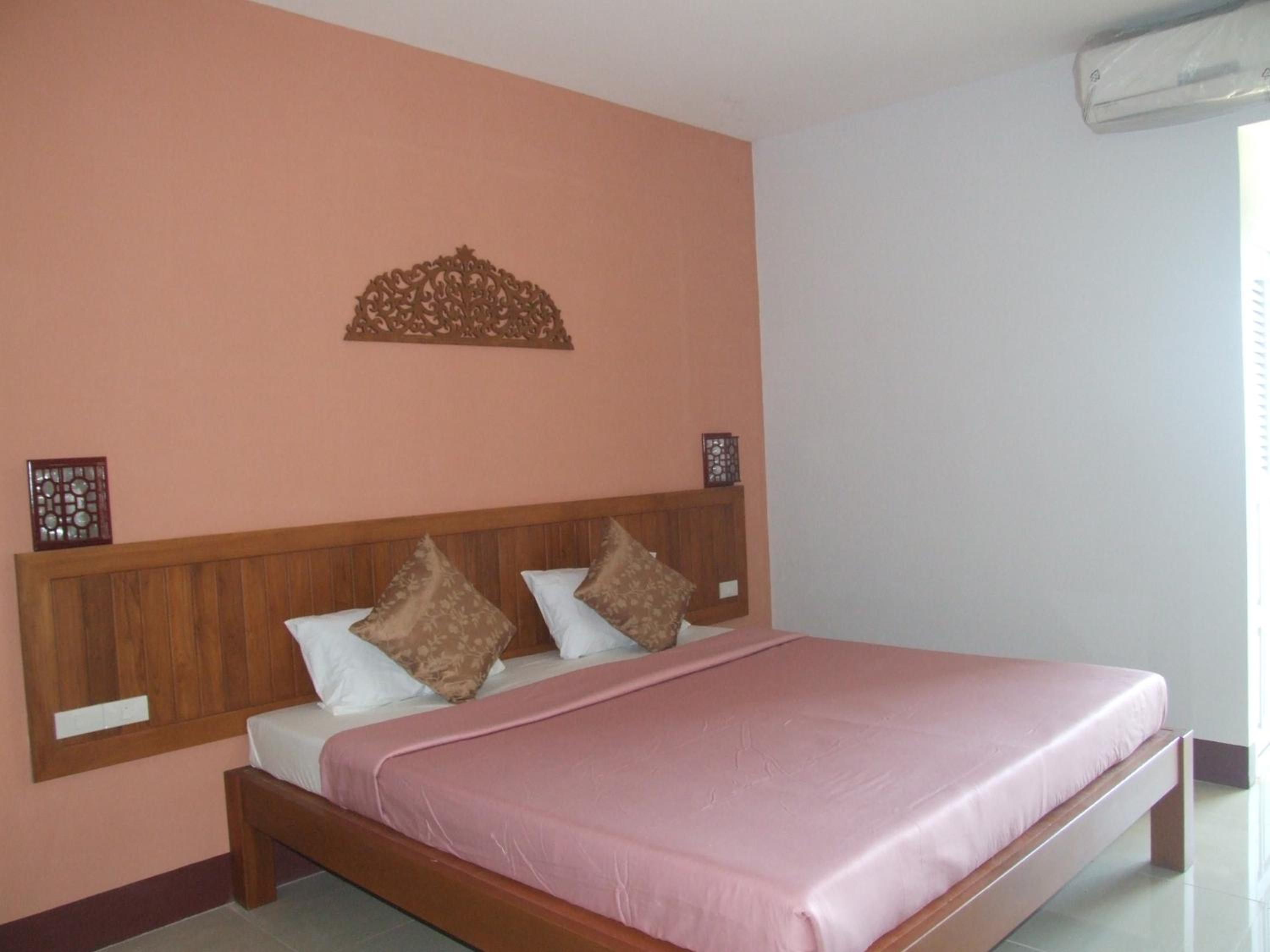 Butnamtong Hotel 8/32