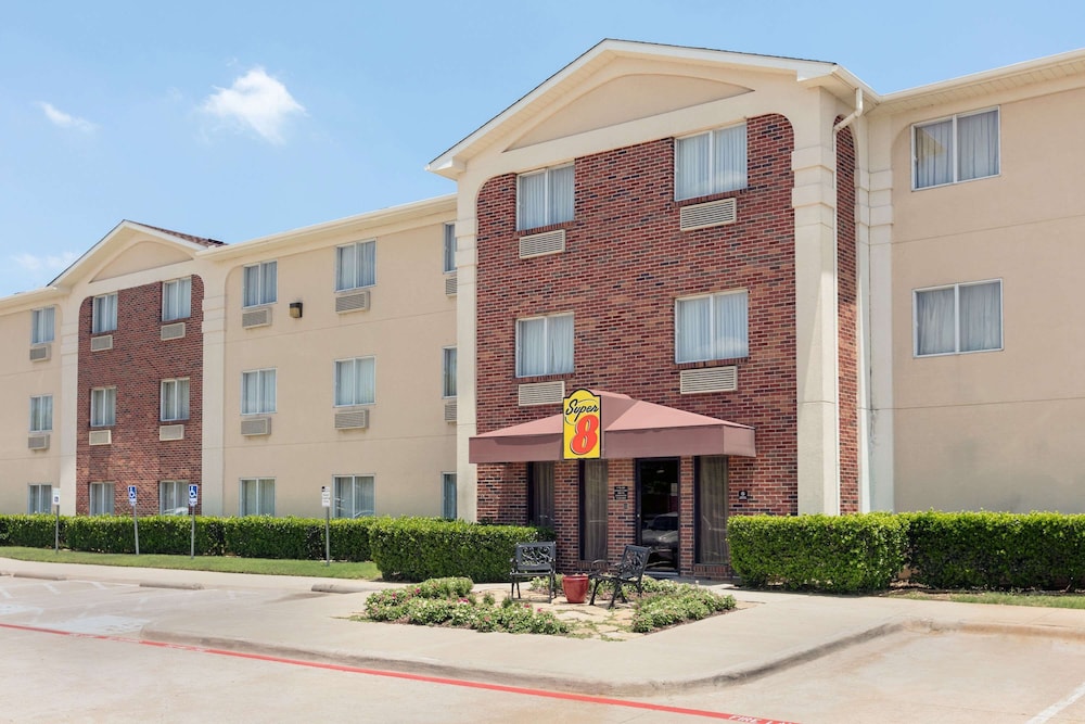 Super 8 By Wyndham Grapevine Dfw Airport Northwest 1/36