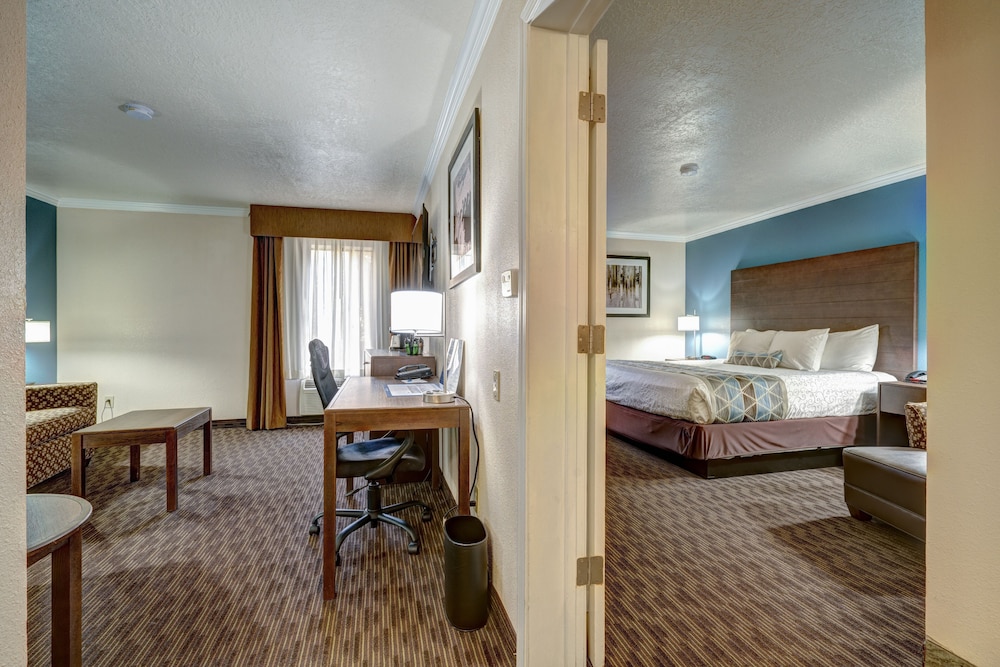 Best Western Airport Albuquerque Inn Suites Hotel & Suites 17/40