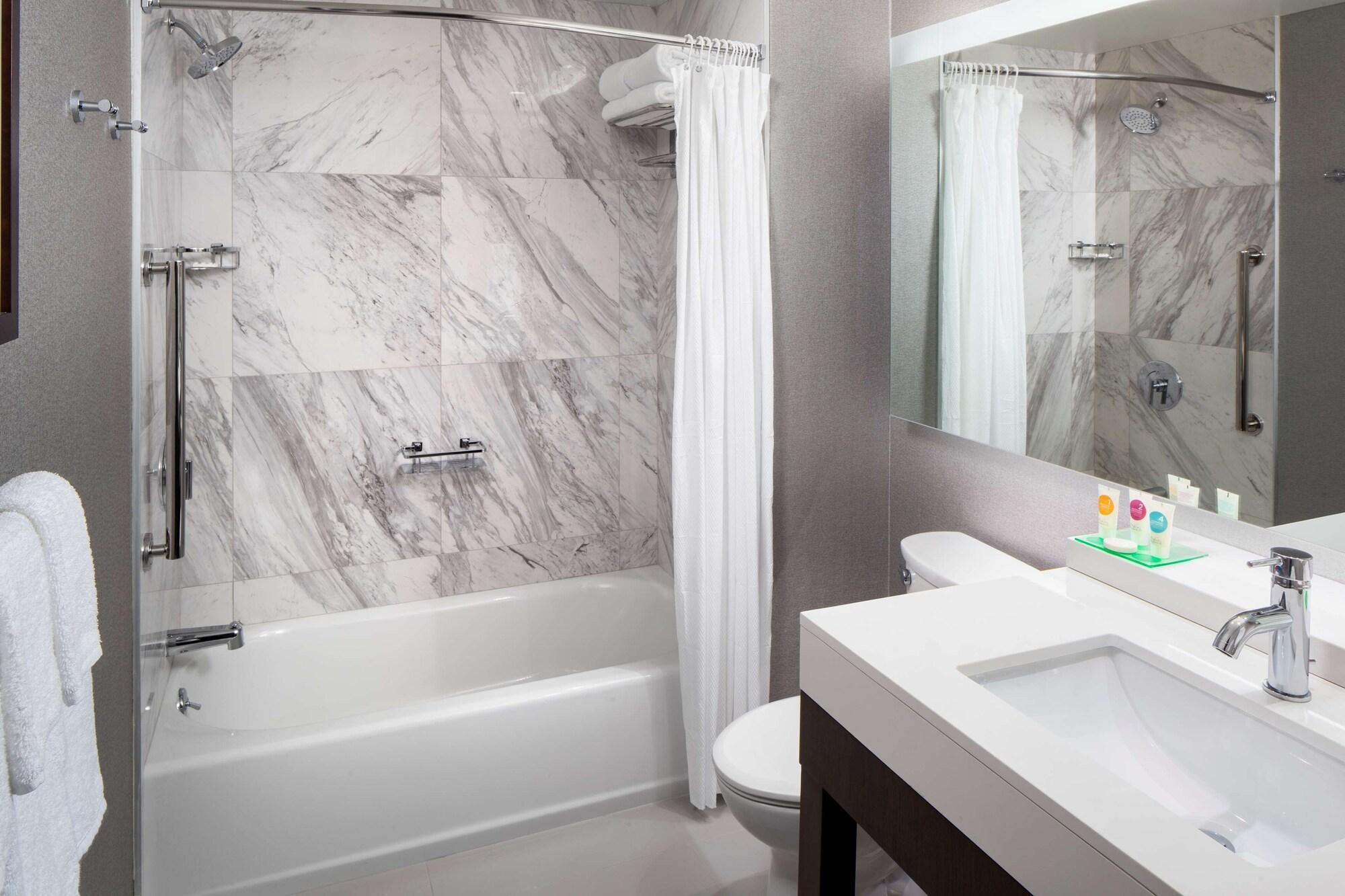 Room, Multiple Beds, Accessible، Hyatt Place Poughkeepsie 3/3