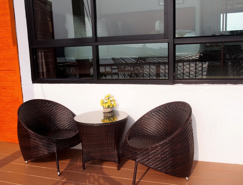 Chareena Hill Beach Resort 52/70