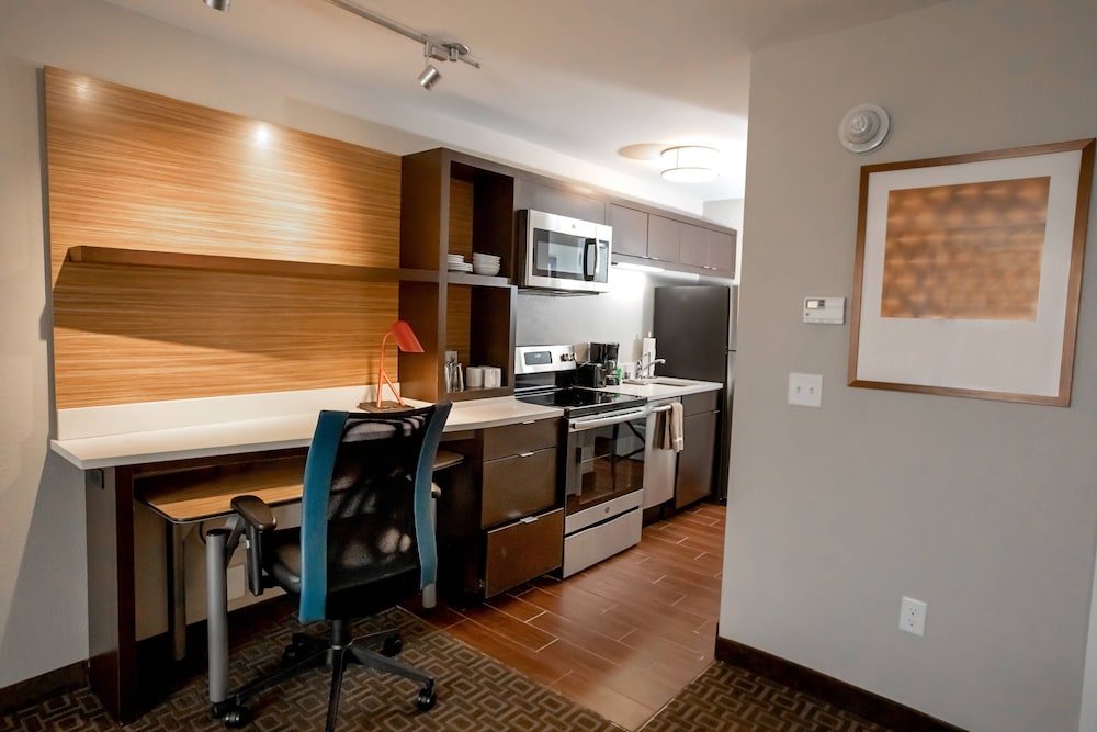 Towneplace Suites By Marriott Louisville Airport 36/37