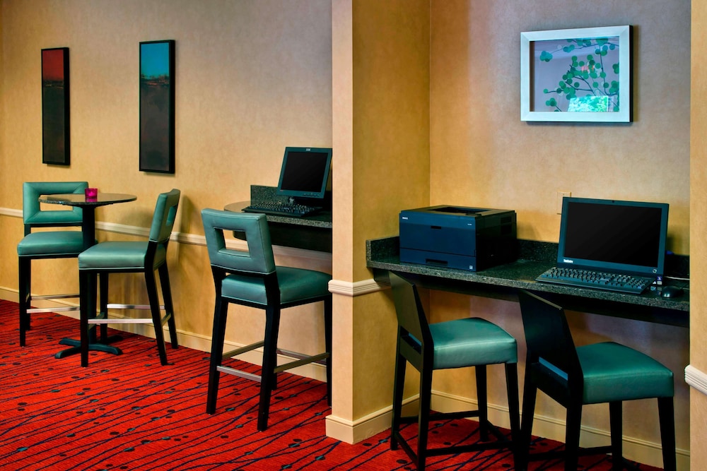 Sonesta ES Suites Parsippany Morris Plains 42/54