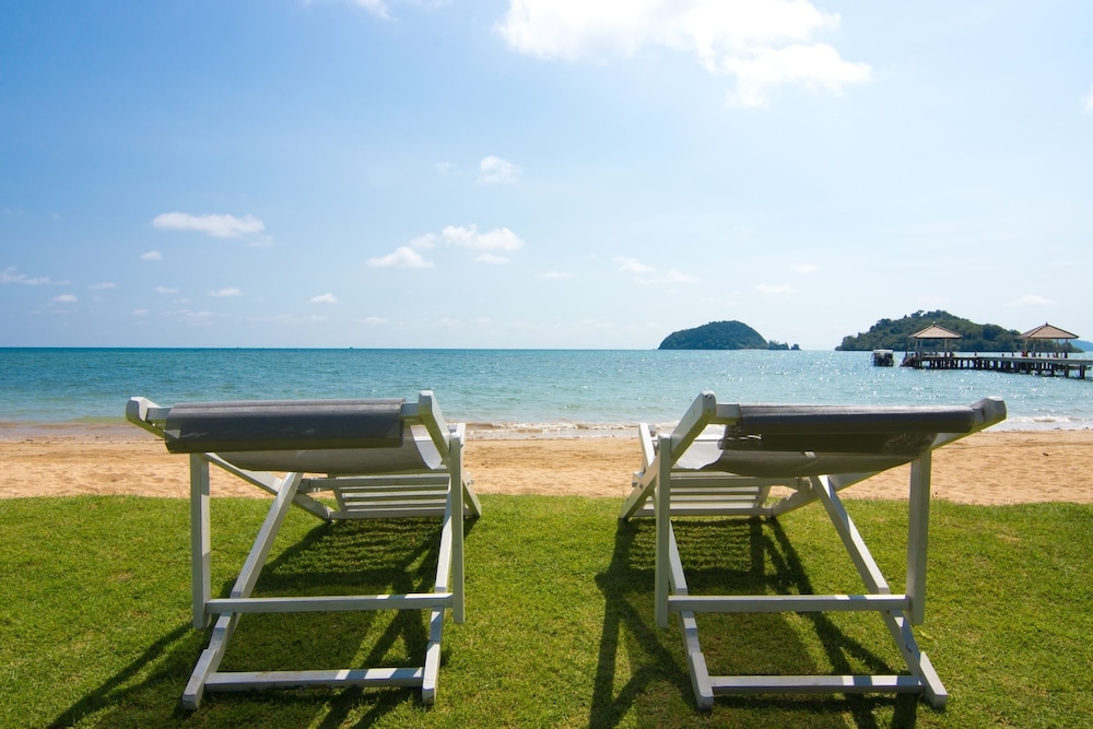 MAKATHANEE RESORT 52/63