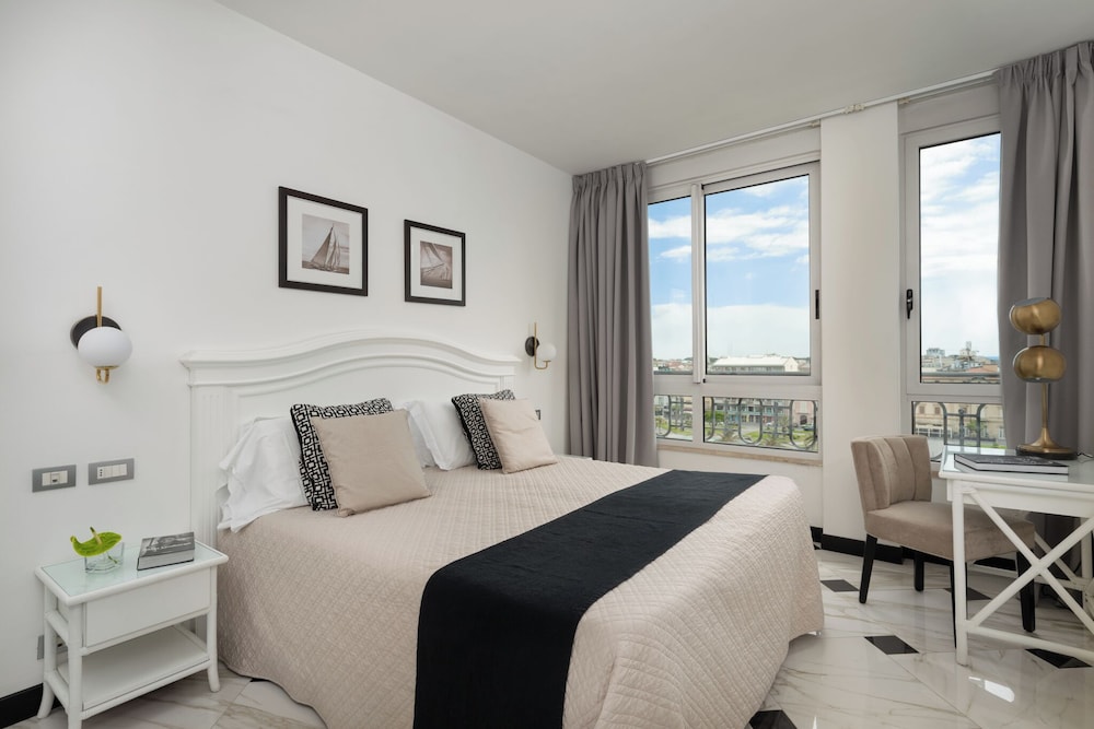 غرفة كلاسيكية بسرير مزدوج