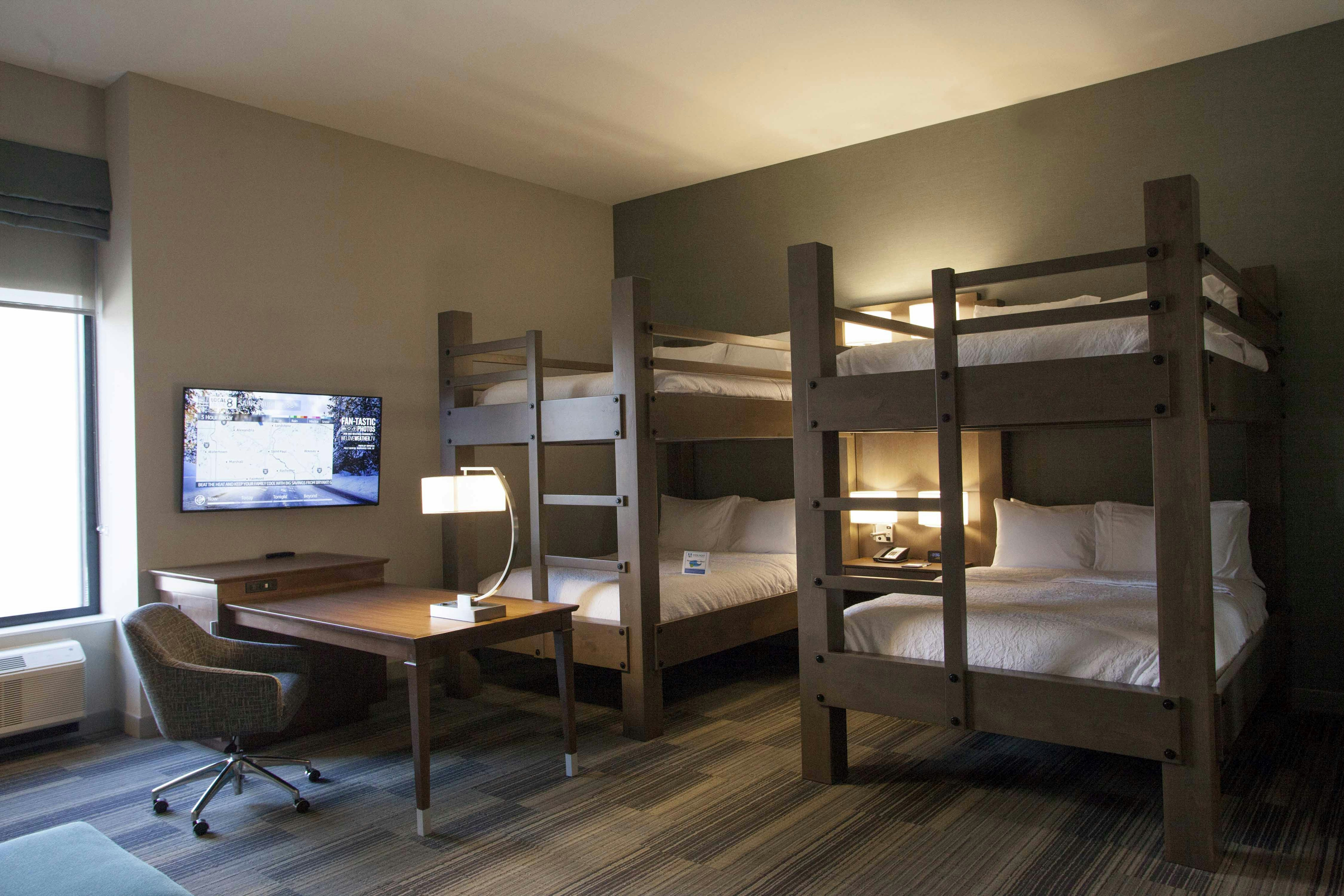 Hampton Inn Suites St Paul Downtown 45/70