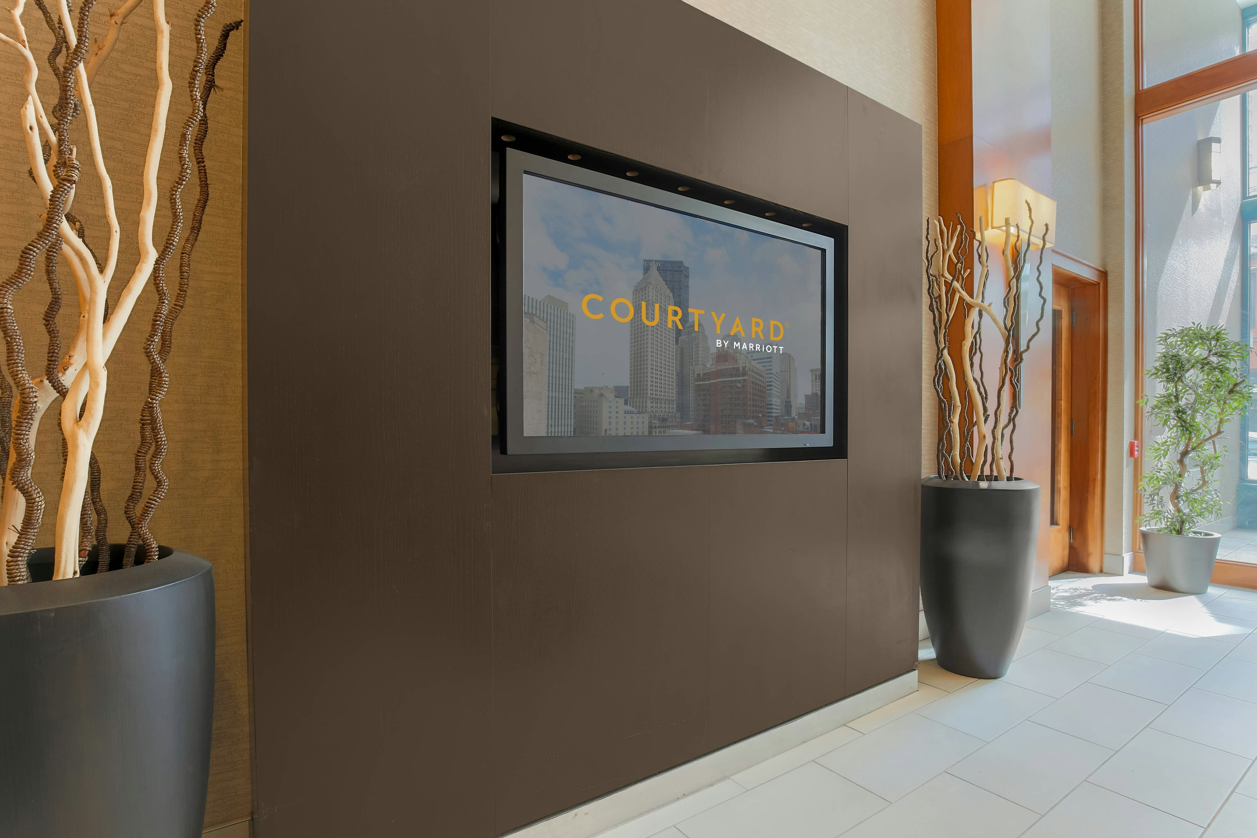 Lobby at Courtyard by Marriott Pittsburgh Downtown, PITTSBURGH - PA