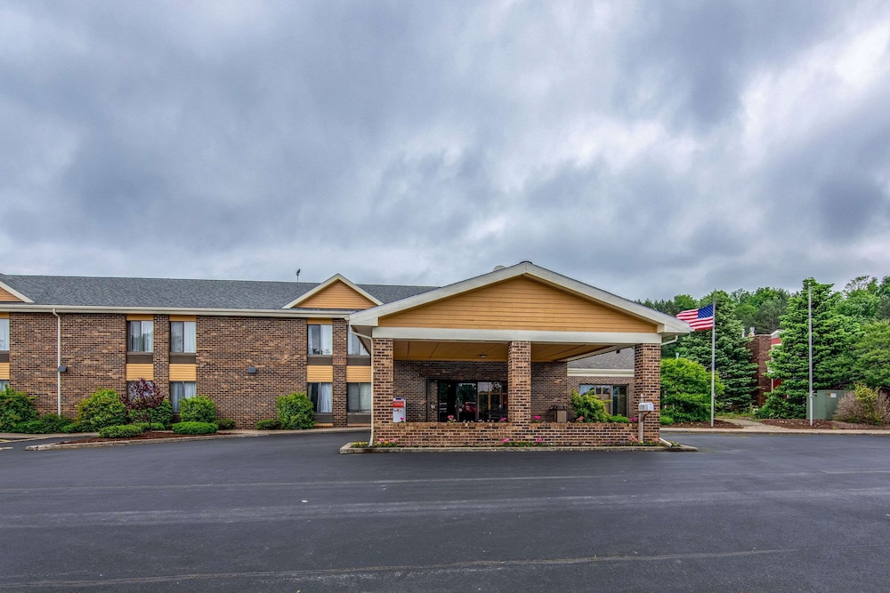 Quality Inn Tully I-81 7/61