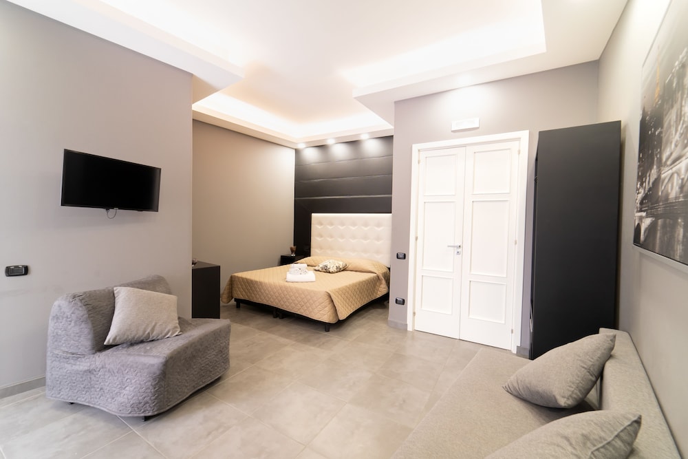 Naples Royal House B&B 40/50