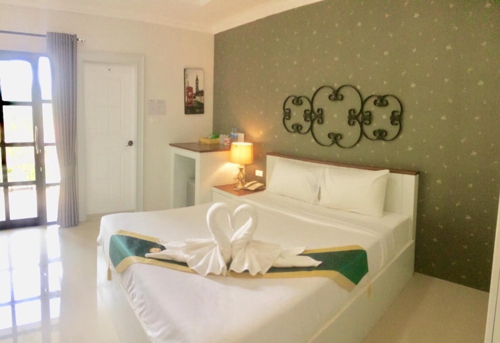 Ploy's Pearl Hotel 13/41