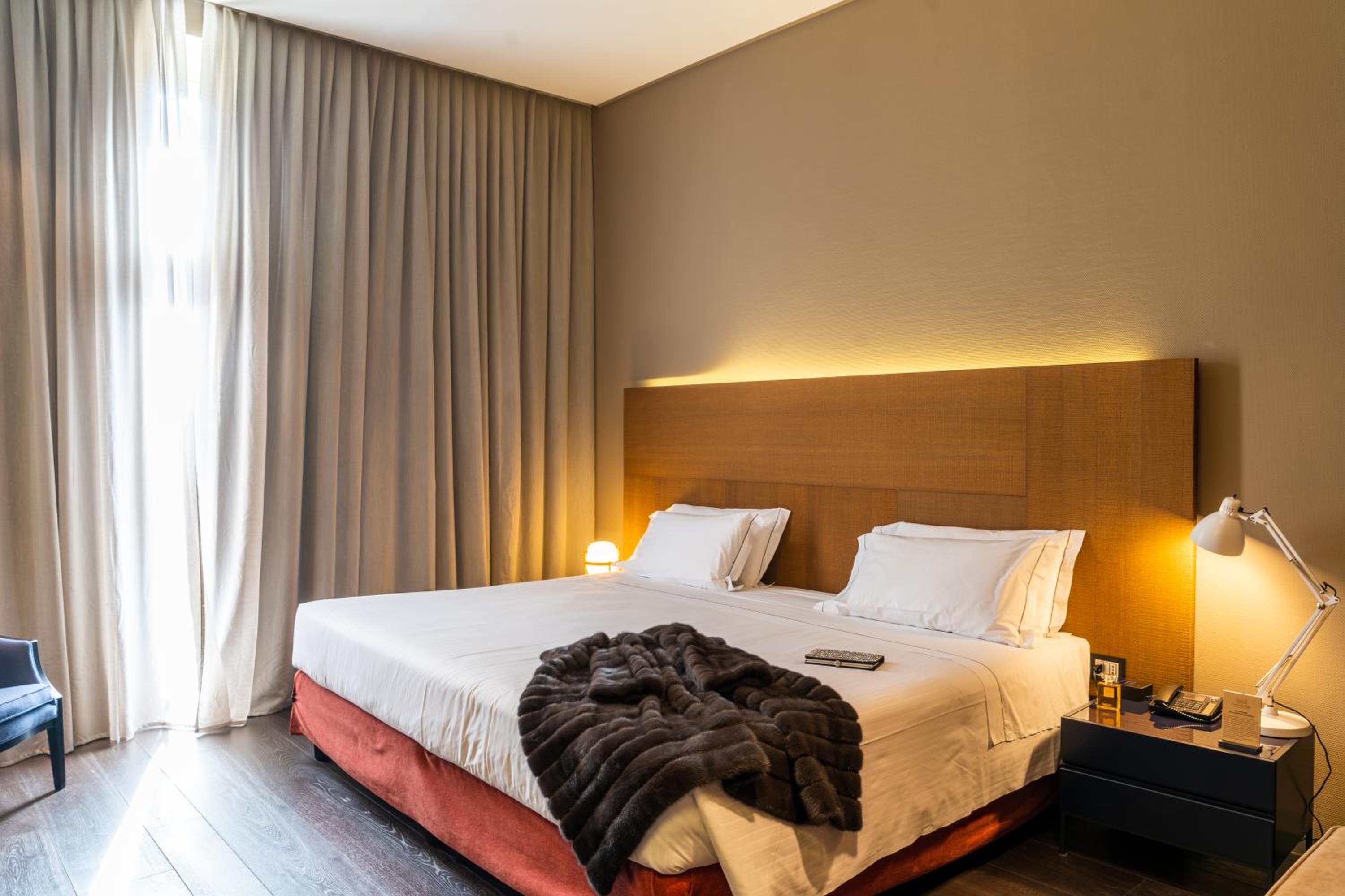 جناح، Grand Hotel Billia 4/10