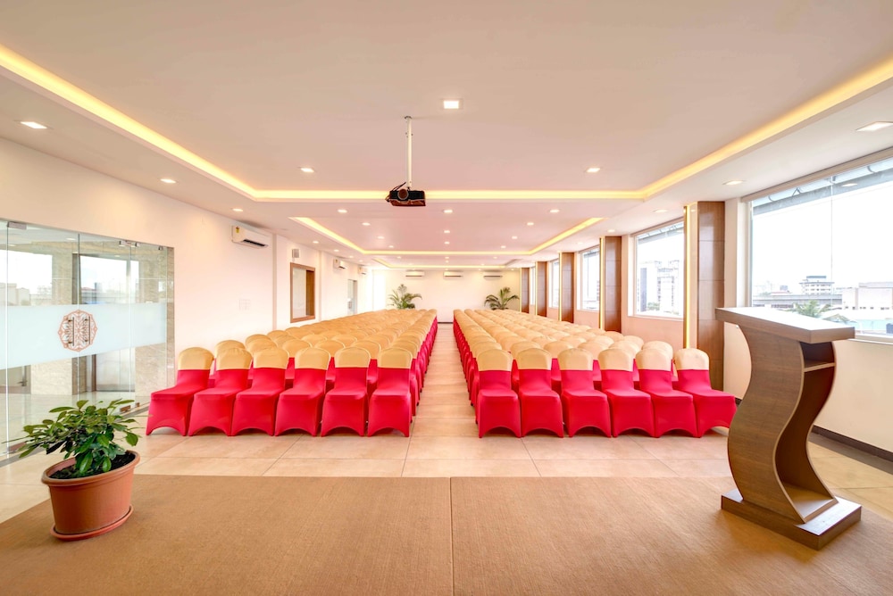 Sidra Pristine Hotel & Portico Halls 32/50