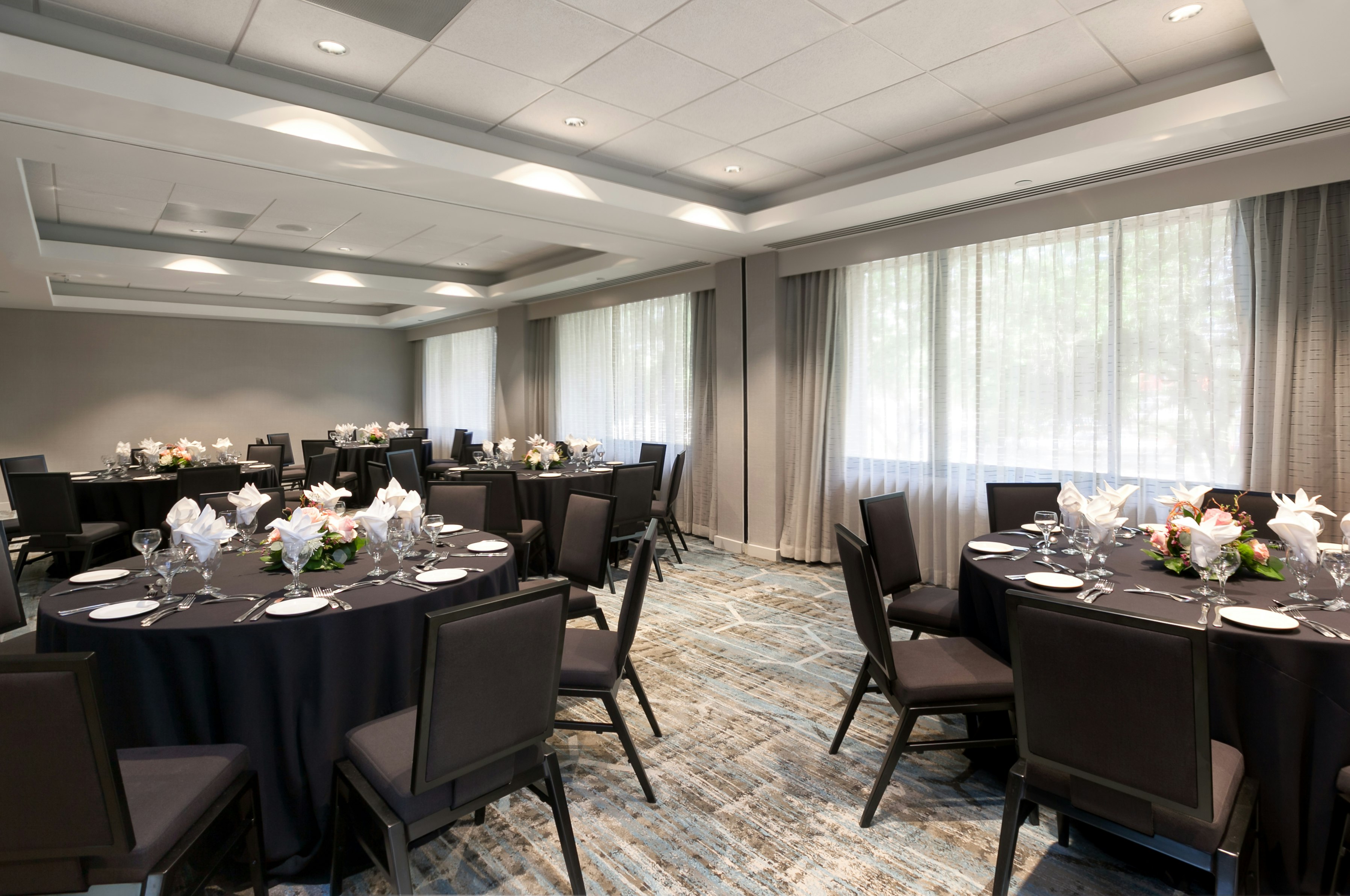DoubleTree by Hilton Hotel & Suites Houston by the Galleria 21/26