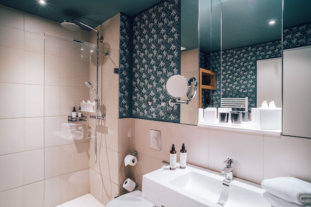 Garden, Studio, King Bed