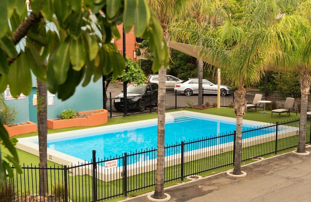 Berri Hotel 38/63