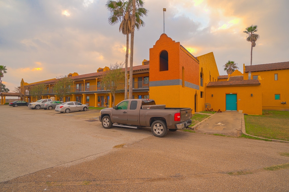 OYO Hotel Kingsville - Hwy 77 42/51