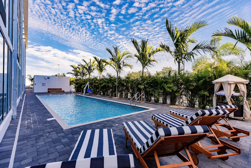 Kompose Hotel Sarasota 44/49