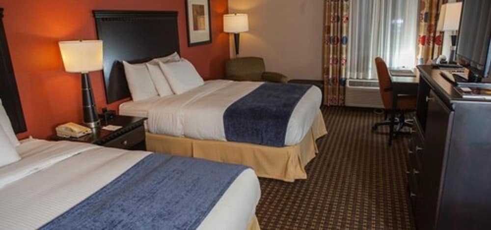 Decatur Conference Center Hotel 11/42