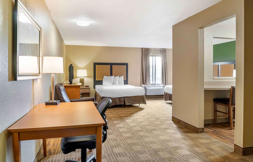 Extended Stay America - Detroit - Warren 16/46