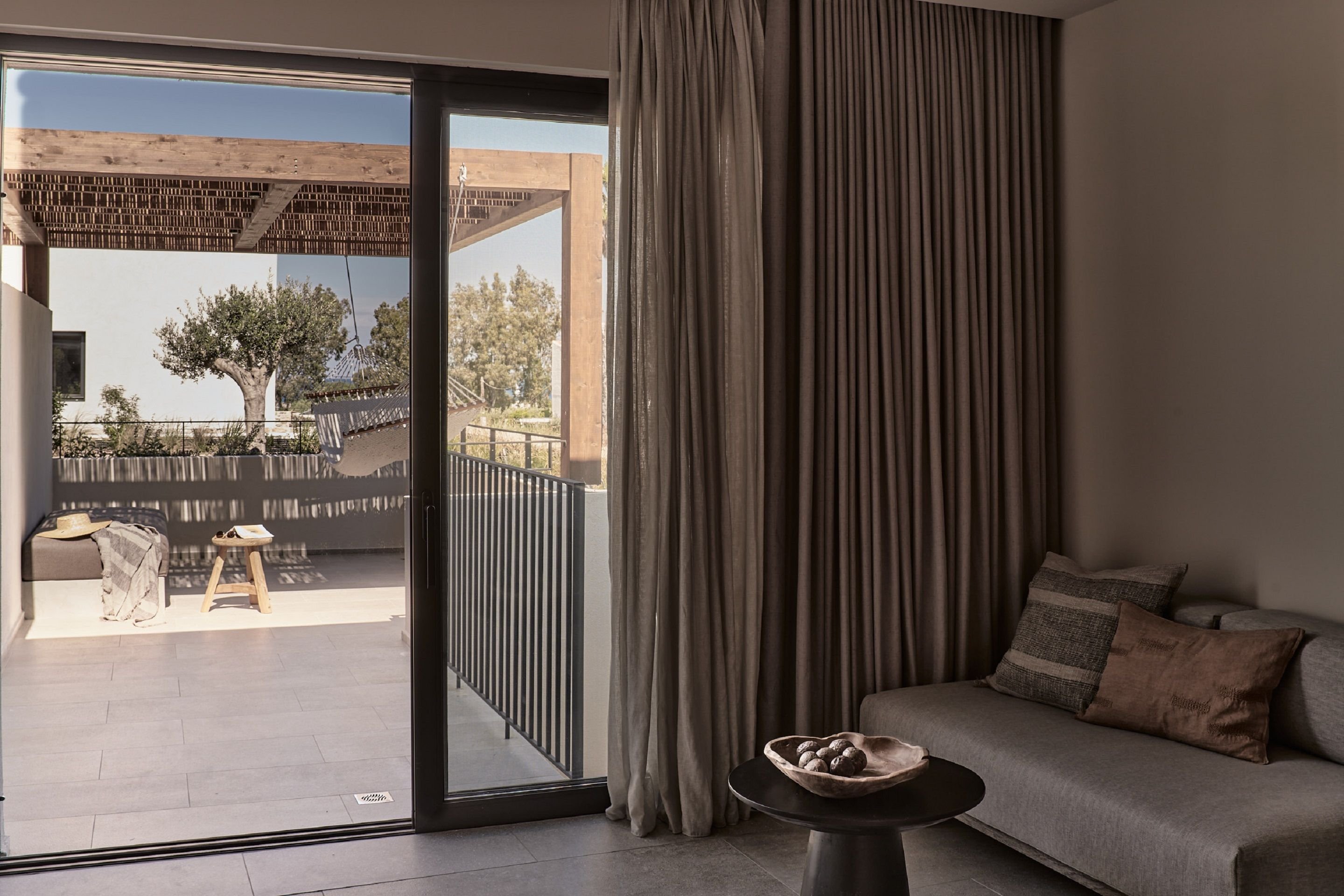 Theros All Suite Hotel 58/84