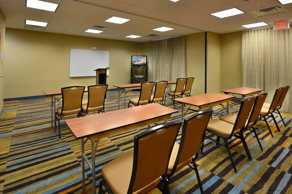 Fairfield Inn Suites Wytheville 34/36