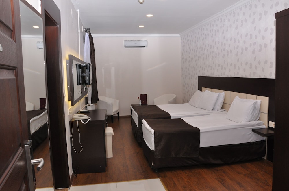 Hotel Buyuk Velic 18/76