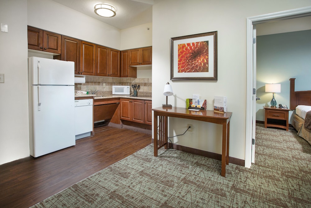 STAYBRIDGE SUITES AUGUSTA 32/64