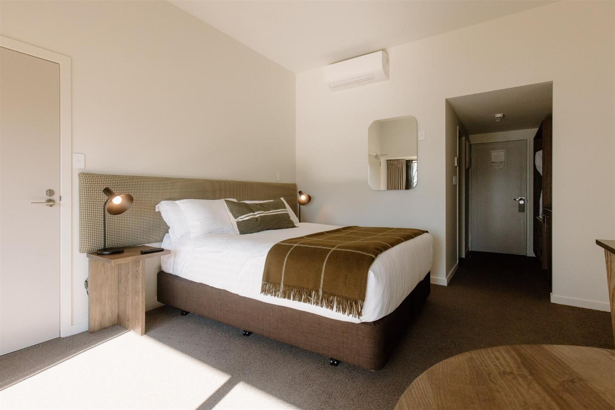 شقة بريميوم بسريرين كينج، Edgewater Hotel 2/6