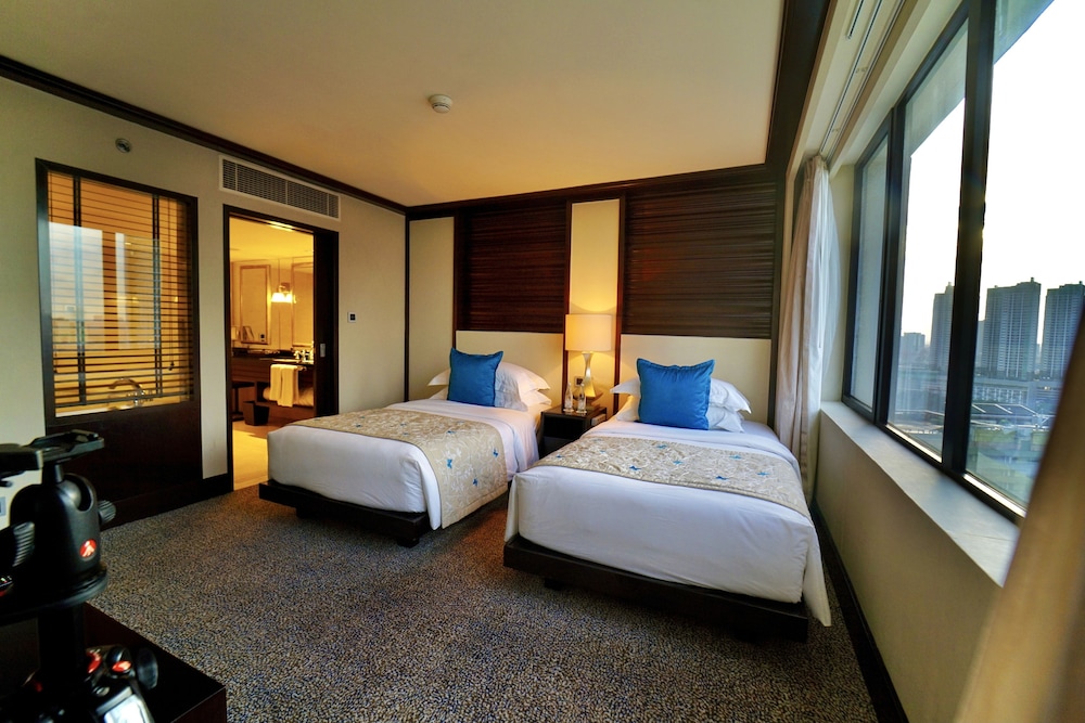 Mandarin Oriental, Jakarta 16/86