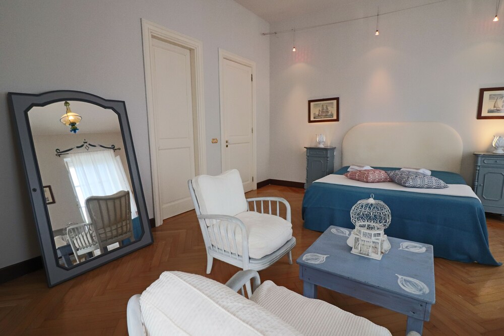 Relais Delle Rose Bed And Breakfast 25/84