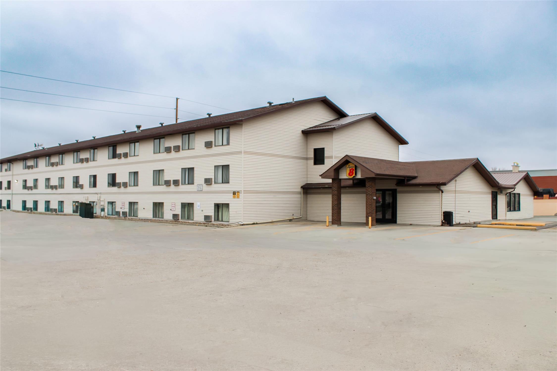 Super 8 by Wyndham Williston ND 2/30