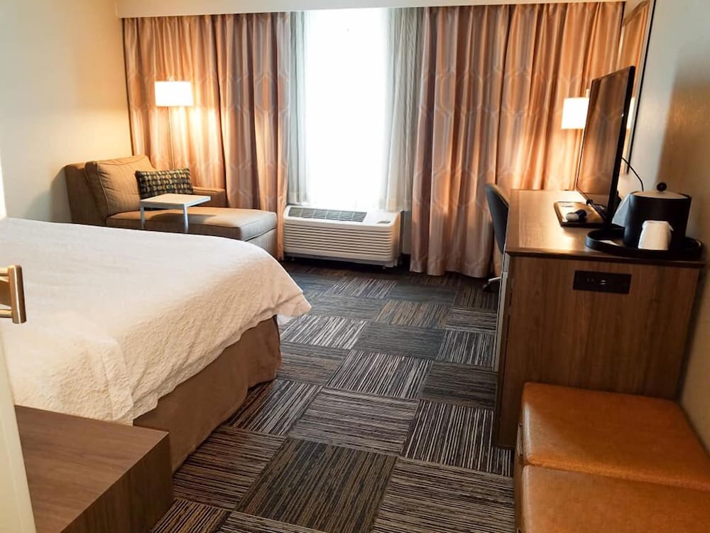 Hampton Inn And Suites Hudson Wi 6/38