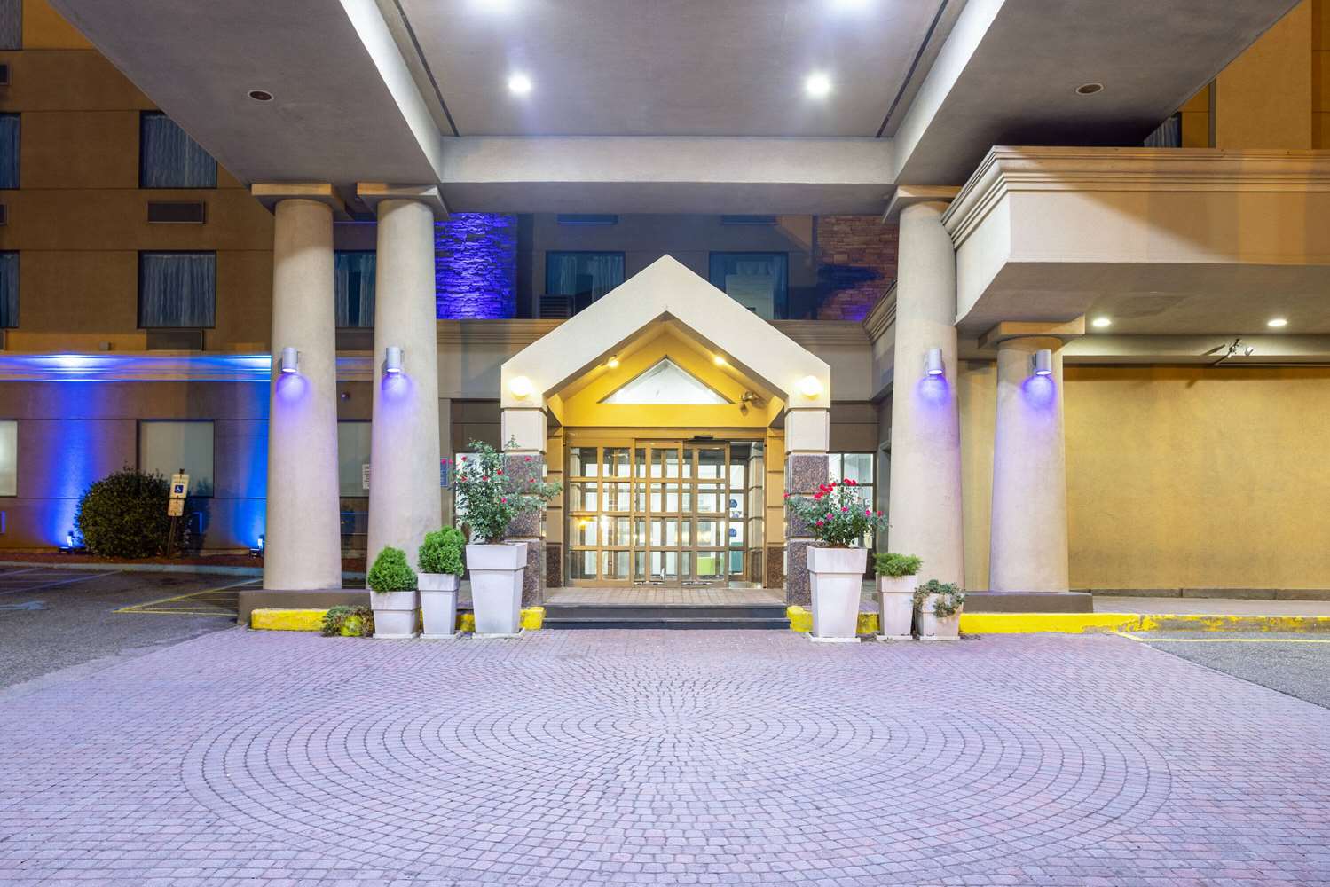 Days Hotel by Wyndham North Bergen /NYC 6/33