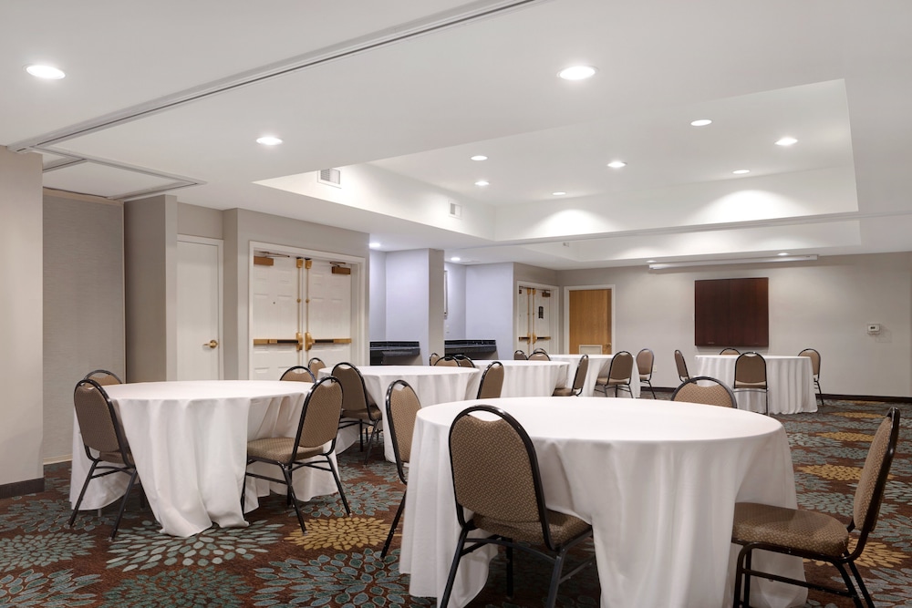 Staybridge Suites Tallahassee I-10 East 64/71