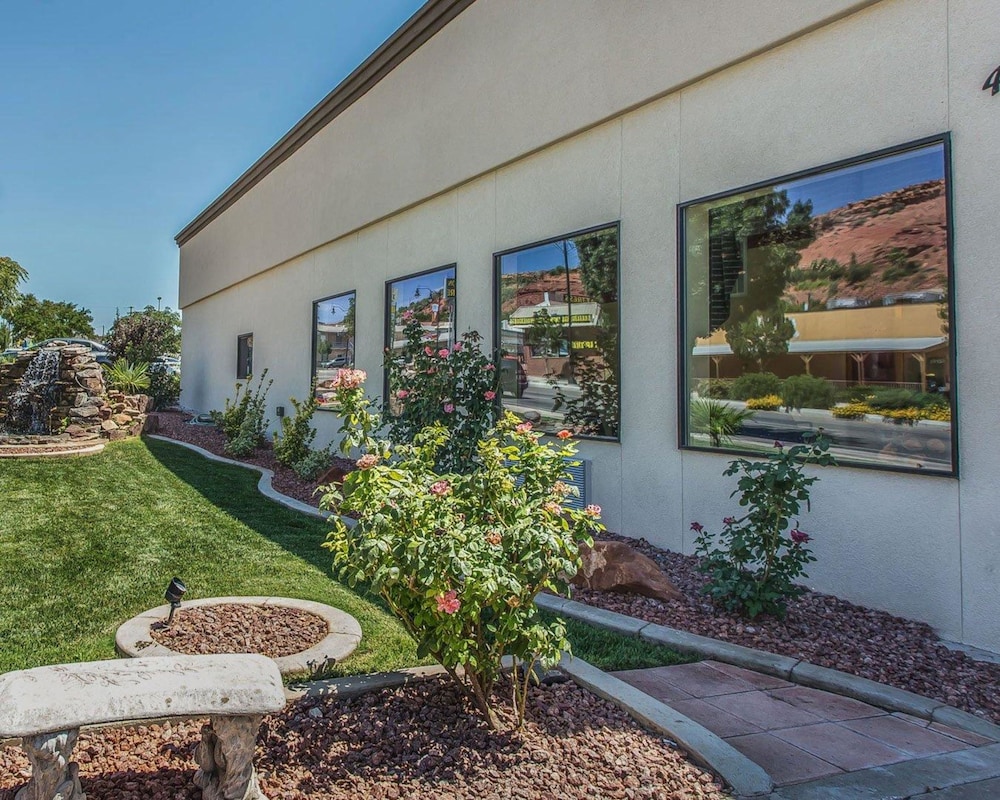 Econo Lodge St George North - Near Pioneer Park 25/33
