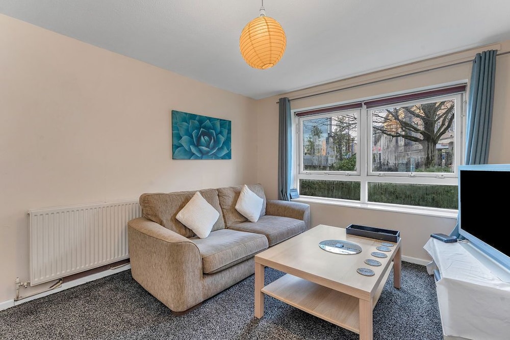 Aisha Apartment 25/50