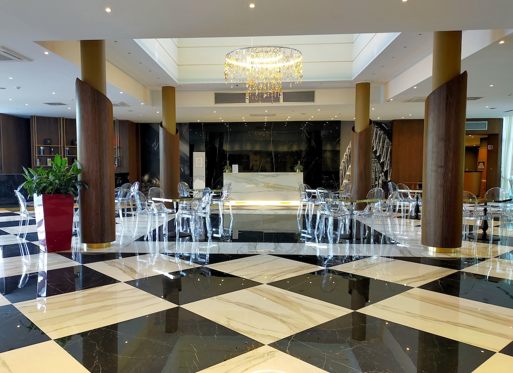 The Sydney (ex Novotel Bologna Fiera) 11/69