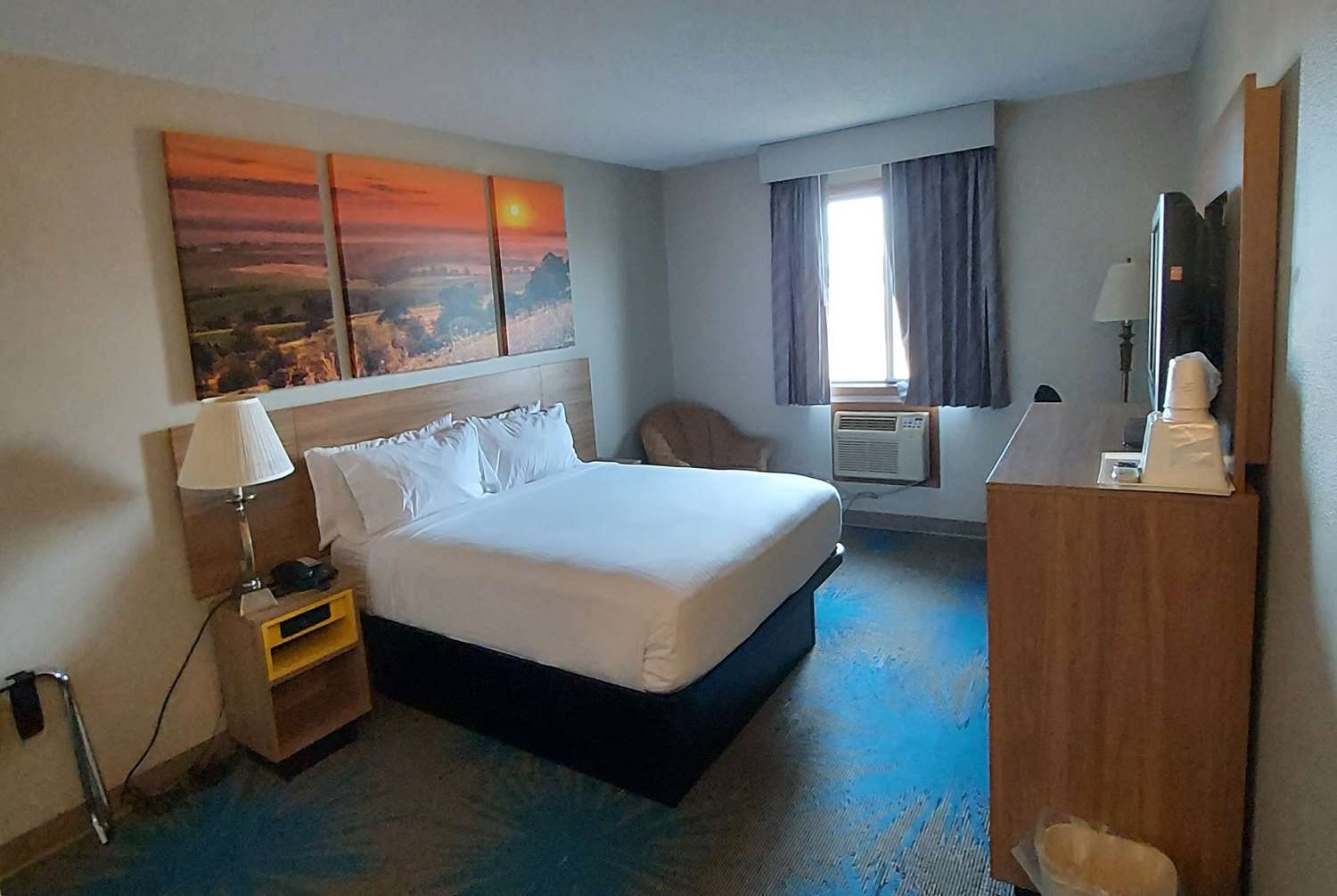 Days Inn by Wyndham Willmar 16/33