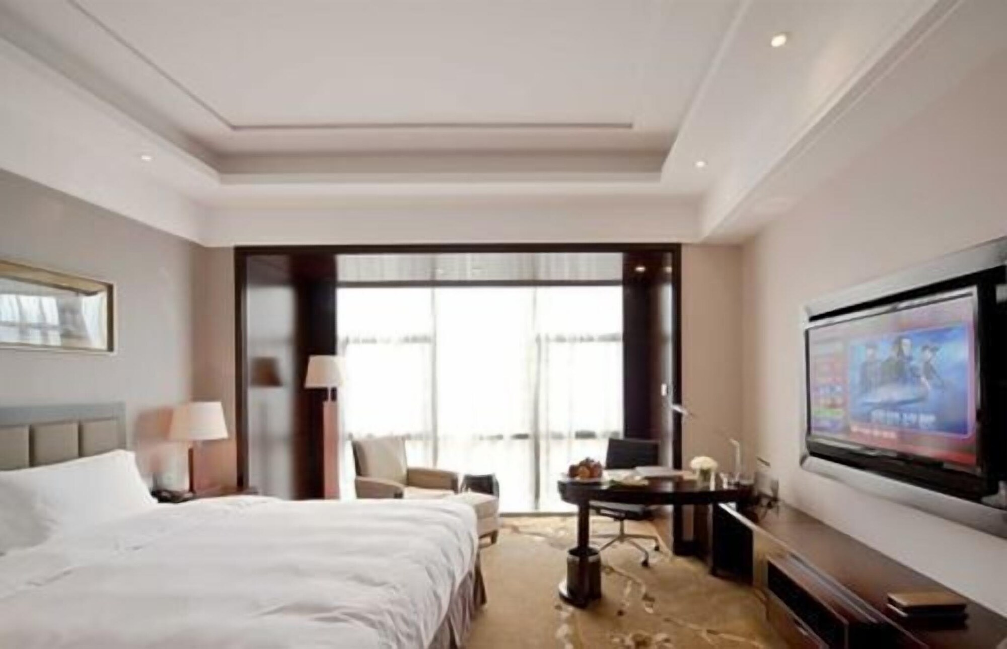 Deluxe, King Bed