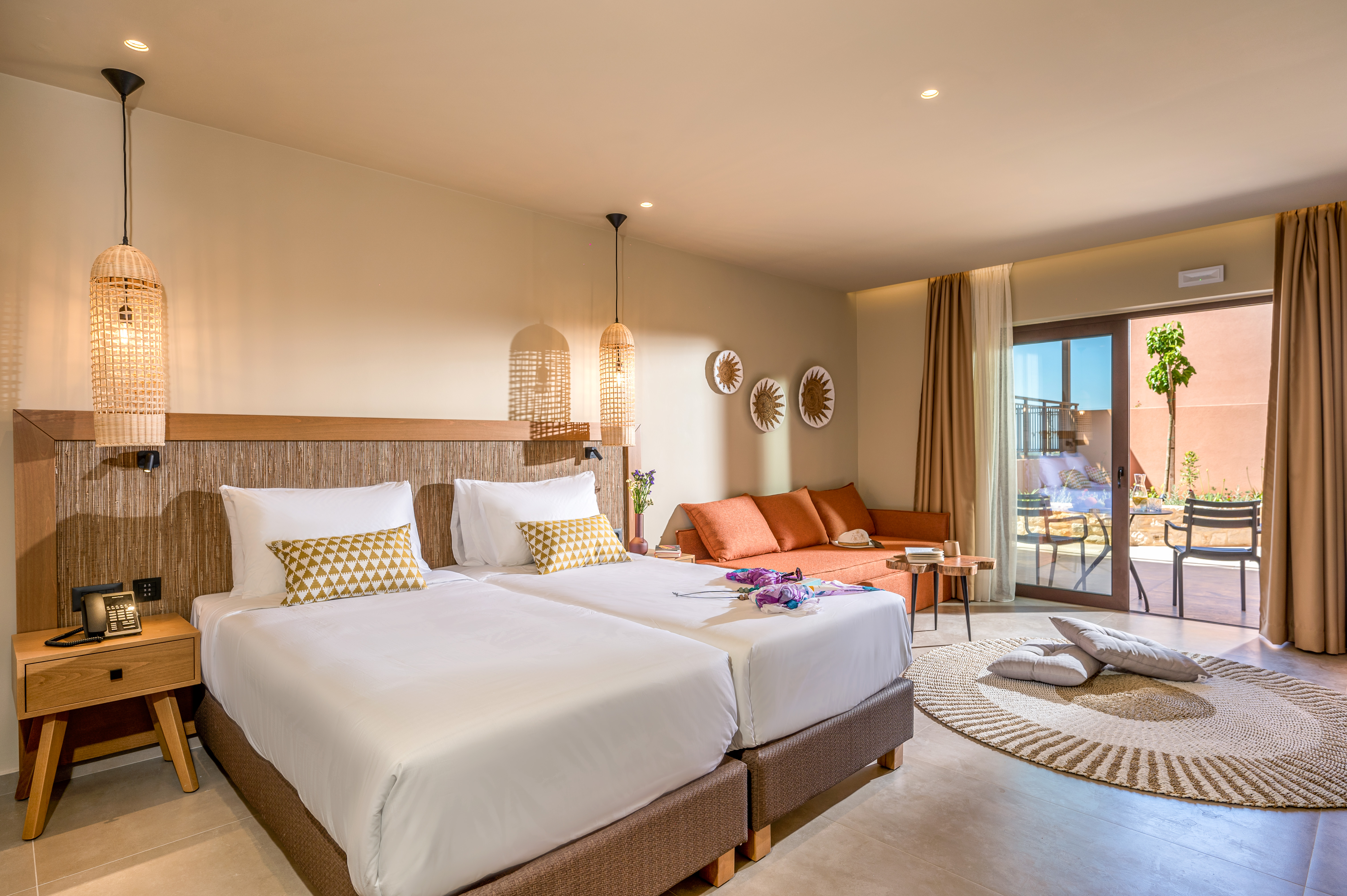 Suite, Land View